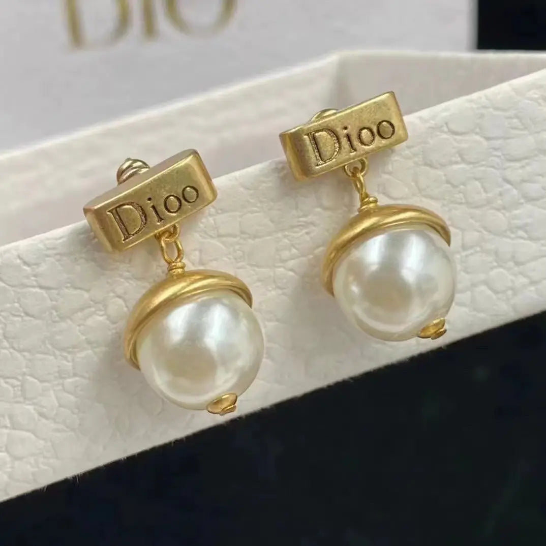D-Shape Pearl Earrings Gold Black Rose Gold