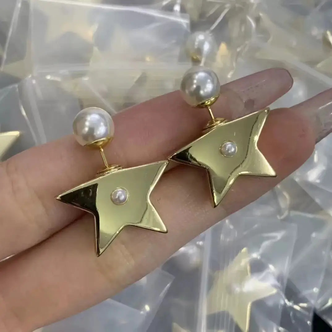 D-Shape Pearl Earrings Gold Black Rose Gold
