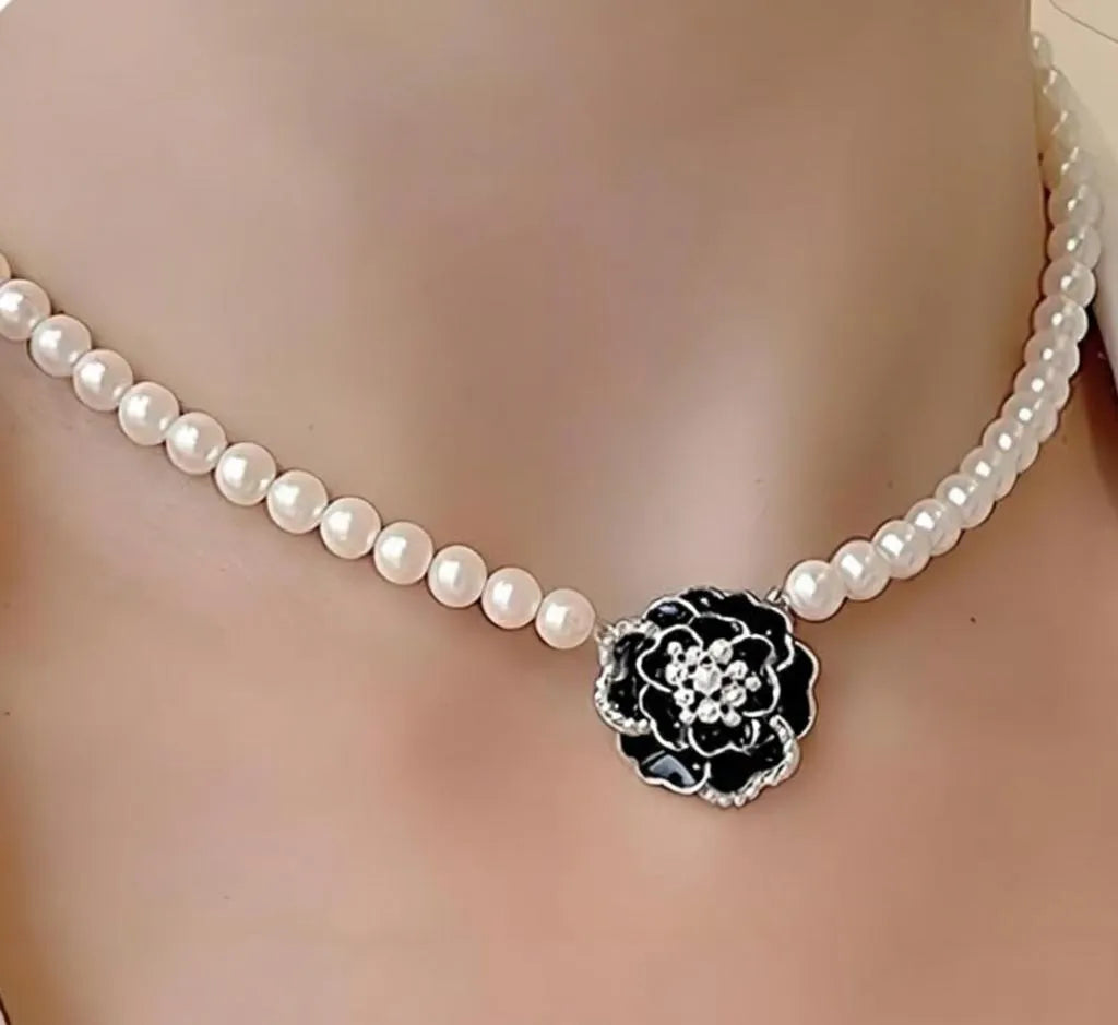 Black Floral Pearl Necklace Set for Women